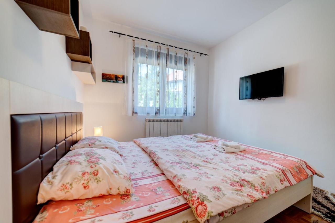 Apartment Vukan Petica *